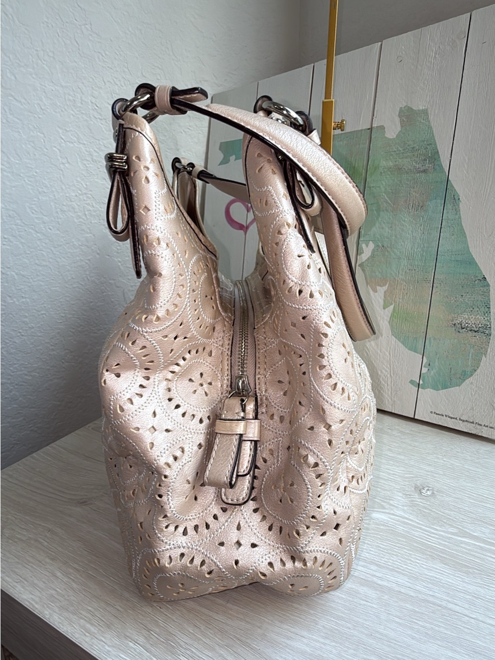 Vintage 2012 COACH Madison laser cut perforated Maggie tote shoulder bag - Picture 4 of 15